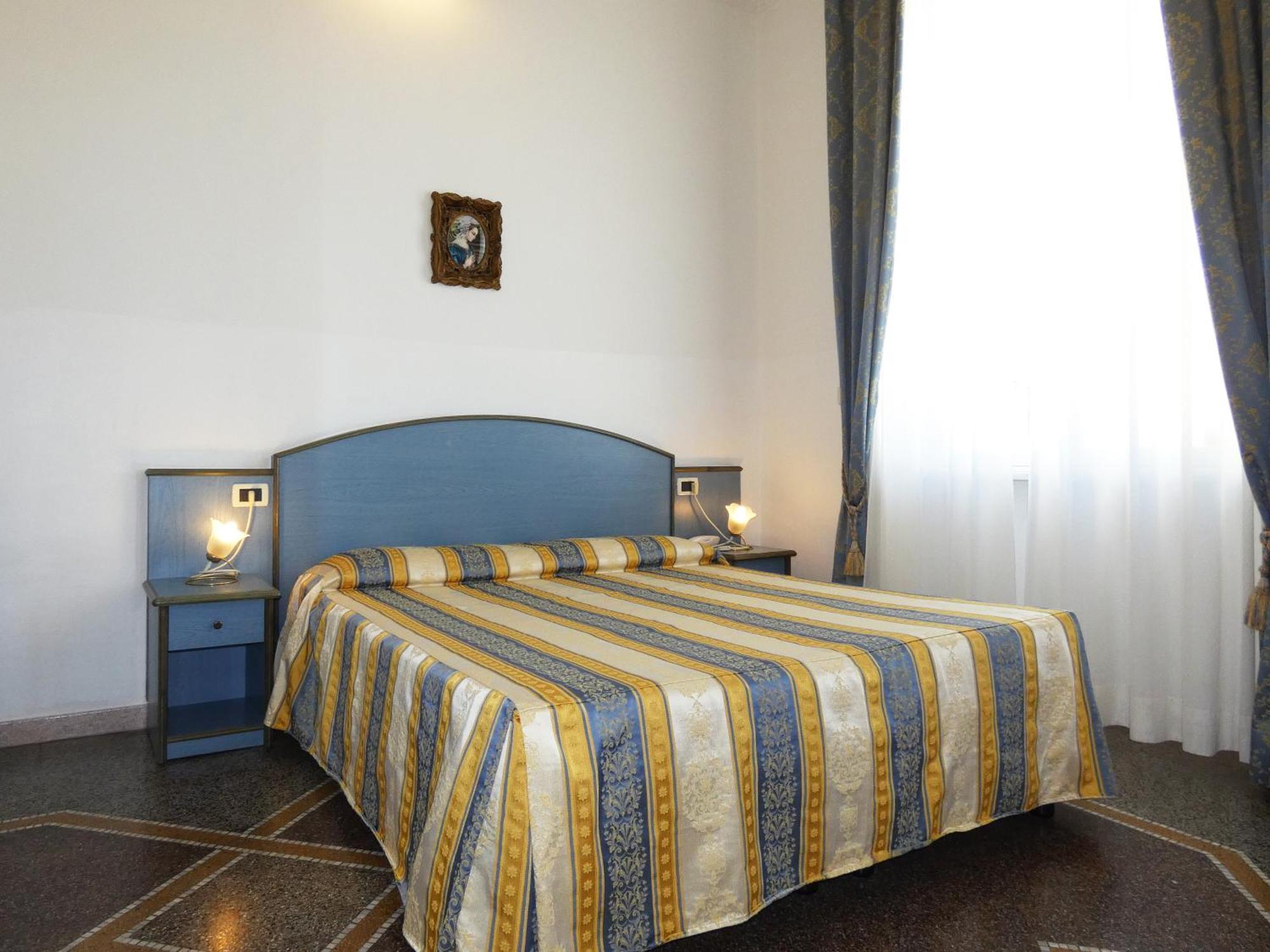 Hotel Villa Centa فاراتسي الغرفة الصورة